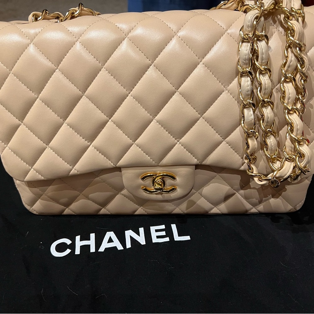 NWT Chanel Jumbo beige Claire single flap
